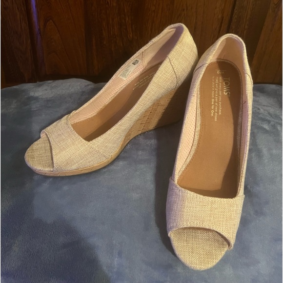 Toms Shoes - Toms Wedge Peep Toe Pump, womens size 8, excellent condition